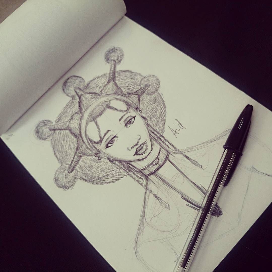 1080x1080 Queen - Queen Crown Sketch