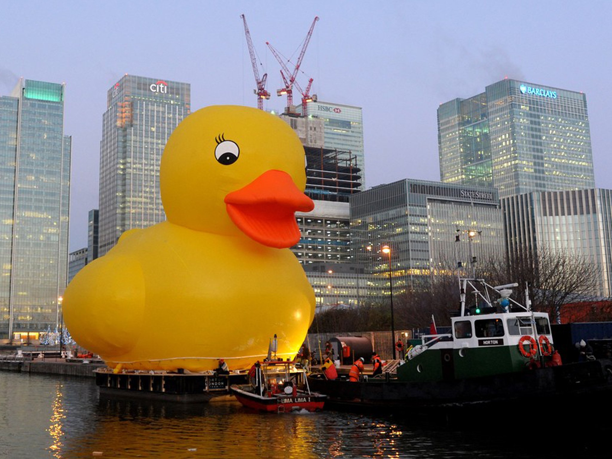 2048x1536 The Day That Tower Bridge Was Raised For A Rubber Duck The - Rubber Duck Sketch