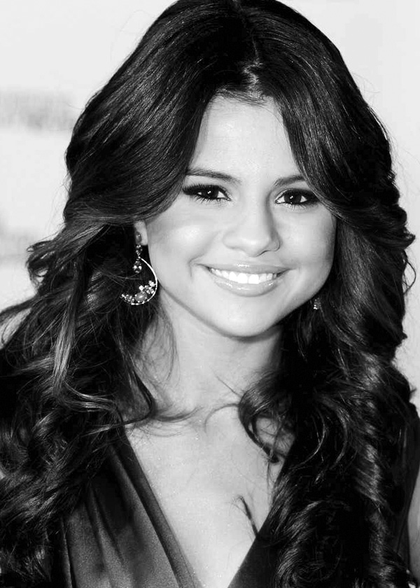 600x840 How To Draw Selena Gomez Draw Famous Faces - Selena Gomez Sketch