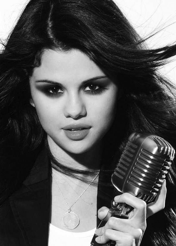 600x839 How To Draw A Portrait Of Selena Gomez Draw Famous Faces - Selena Gomez Sketch