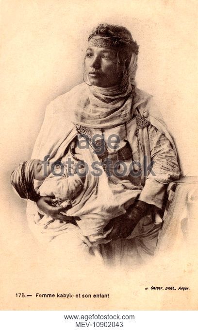 408x679 Kabyle Women Stock Photos And Images Age Fotostock - Sketch Kabyle