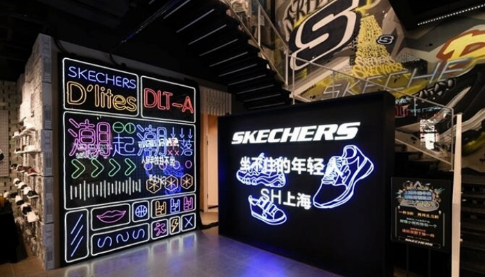 700x400 Close Up Sketch Plus And Subtraction Old Age Shoes Or Young - Sketchs World Addition