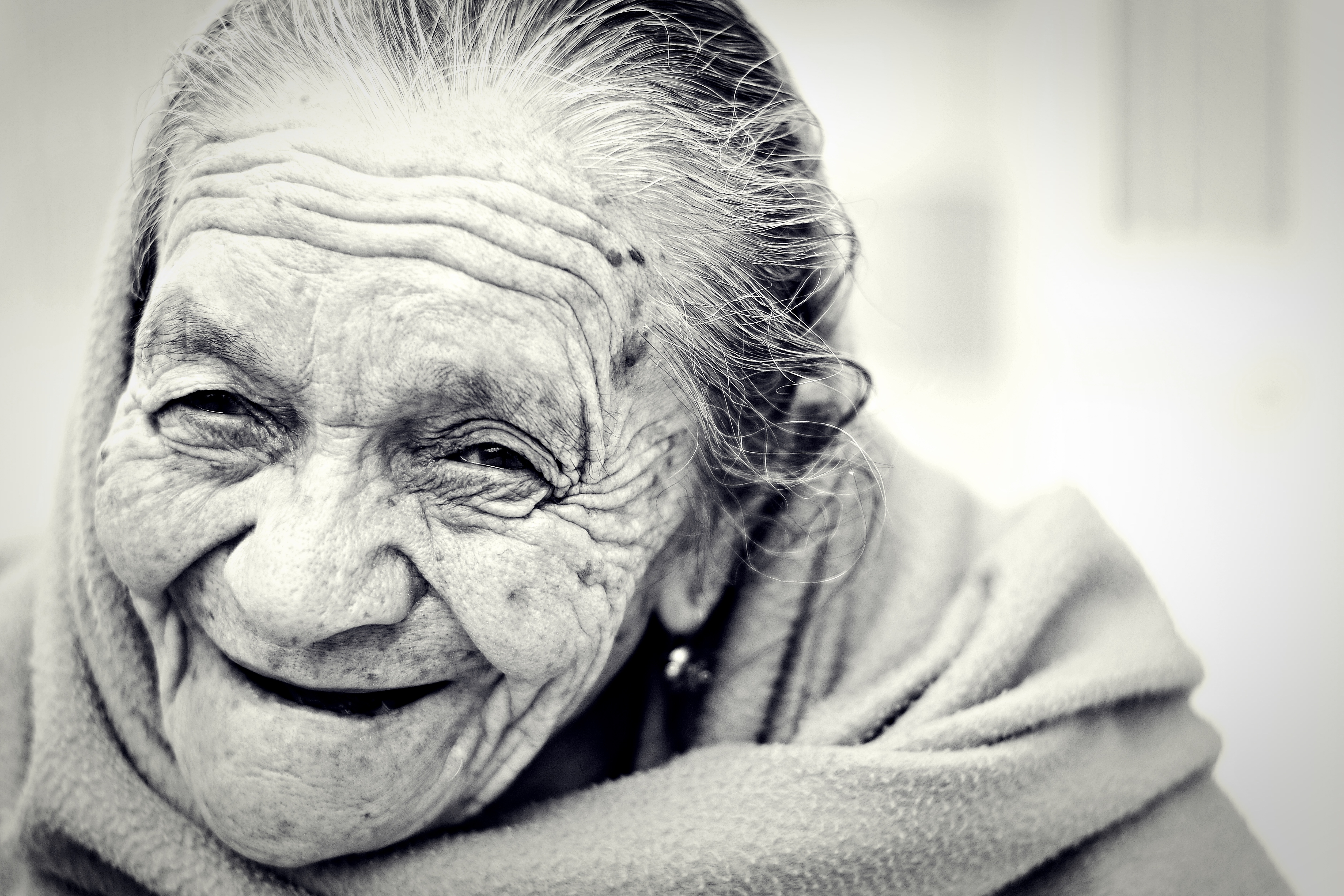 5731x3821 Free Images Man, Person, Black And White, Woman, Old, Looking - Smiling Girl Sketch