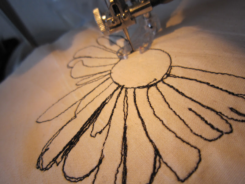 800x600 One Girl And Her Sewing Machine Thread Sketching - Thread Sketching