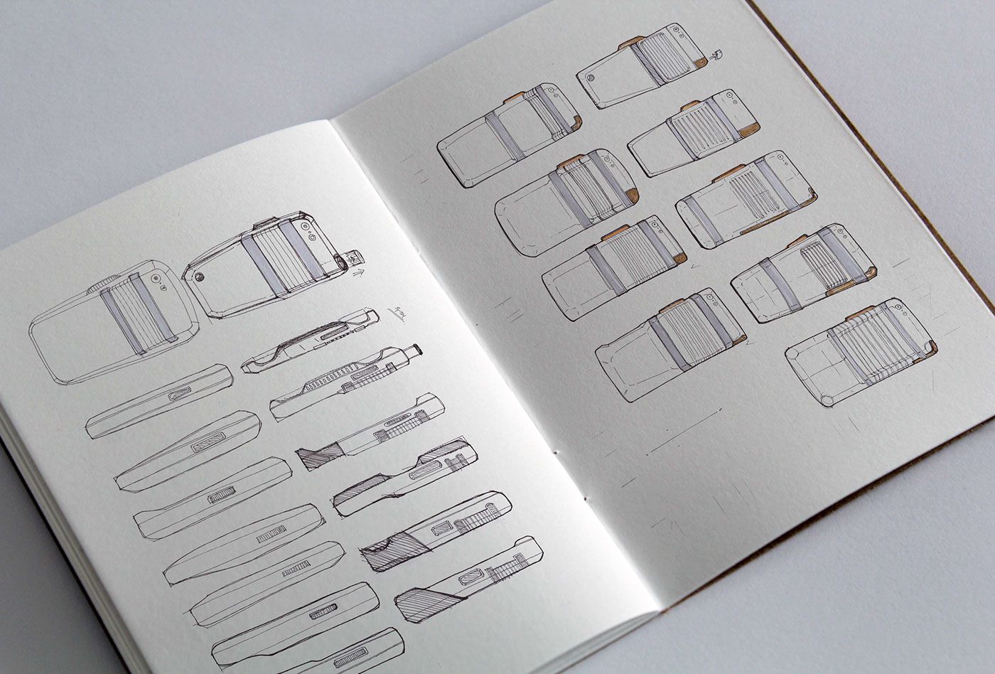 1400x948 Walkie Talkie Smartphone Case (Realtone 5143 Redesign) On Behance - Walkie Talkie Sketch