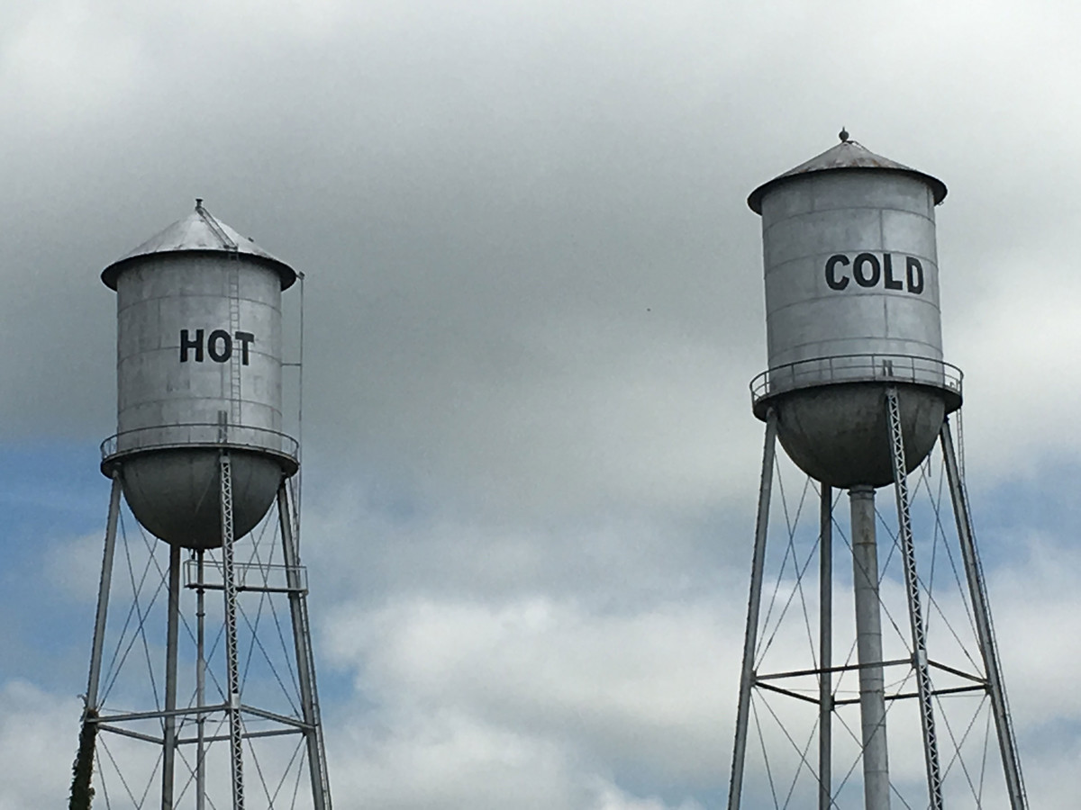 1200x900 Wacky Water Towers Across The South - Water Tower Sketch