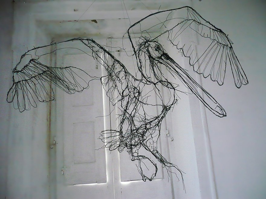 880x660 Portuguese Artist Makes Wire Animal Sculptures That Look Just Like - Wire Sketch